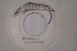 The Silvertones: Sincerely, Studio 1
